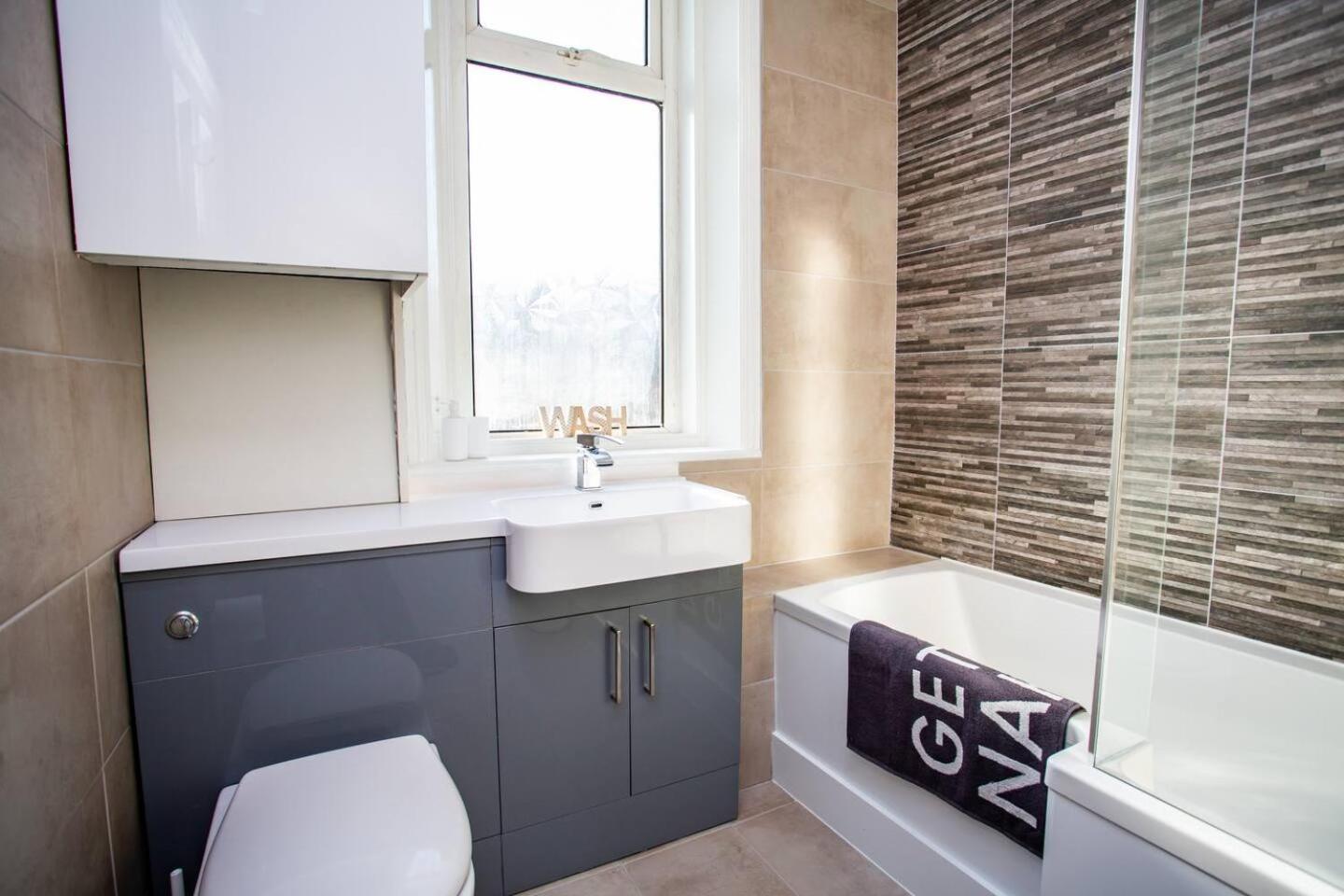 West Beck House - Newcastle 2 Hotel นอร์ทชีลด์ส ภายนอก รูปภาพ